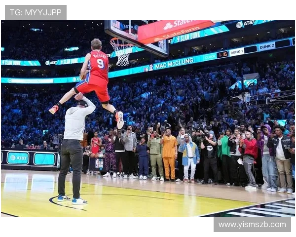 CBA与NBA扣篮水平差异引发讨论,实战表现对比成焦点 CBA与NBA扣篮水平差异引发讨论,实战表现对比成焦点